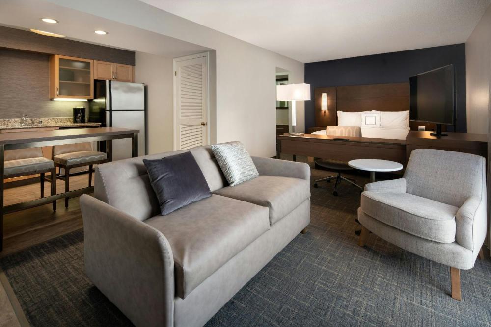 Queen Suite with Sofa Bed interior